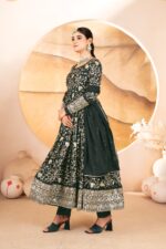 Regal Rani Pink Resham Anarkali Set - Image 4