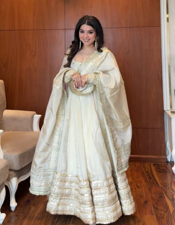 Regal Maharani Zari Anarkali Set