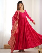 Royal Rani Pink Resham Anarkali Ensemble - Image 7