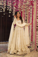 Regal Resham Rani Pink Kurta Set - Image 2