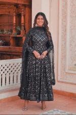 Regal Midnight Black Lakhnavi Attire - Image 2