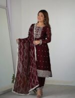 Regal Maharani Zari Silk Ensemble - Image 15
