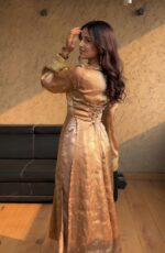 Maharani Sindoor Red & Rama Green Dupatta Set - Image 7