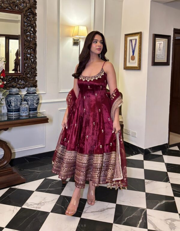 Regal Rani Pink Zari Anarkali Set