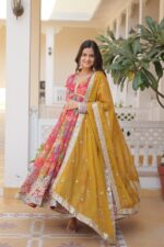 Royal Rani Pink Heritage Anarkali Set - Image 3