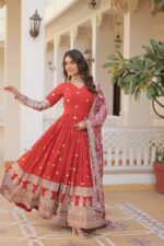 Regal Rani Pink Resham Ensemble