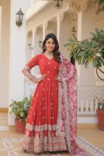 Regal Rani Pink Resham Ensemble - Image 4