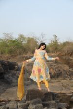 Timeless Riwaaz Resham Anarkali Set - Image 4