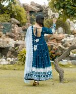 Royal Rani Pink Heritage Anarkali Set - Image 3