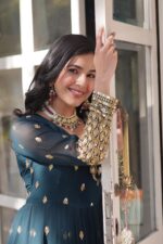 Royal Riwaaz Resham Anarkali Set - Image 4