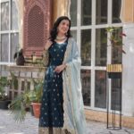 Royal Riwaaz Resham Anarkali Set