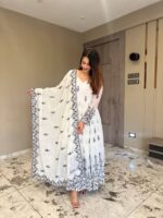 Timeless Ivory Resham Riwaaz Anarkali - Image 4