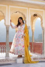 Royal Rani Pink Zari Anarkali Set - Image 8