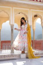 Royal Rani Pink Zari Anarkali Set - Image 7