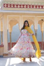 Royal Rani Pink Zari Anarkali Set - Image 3