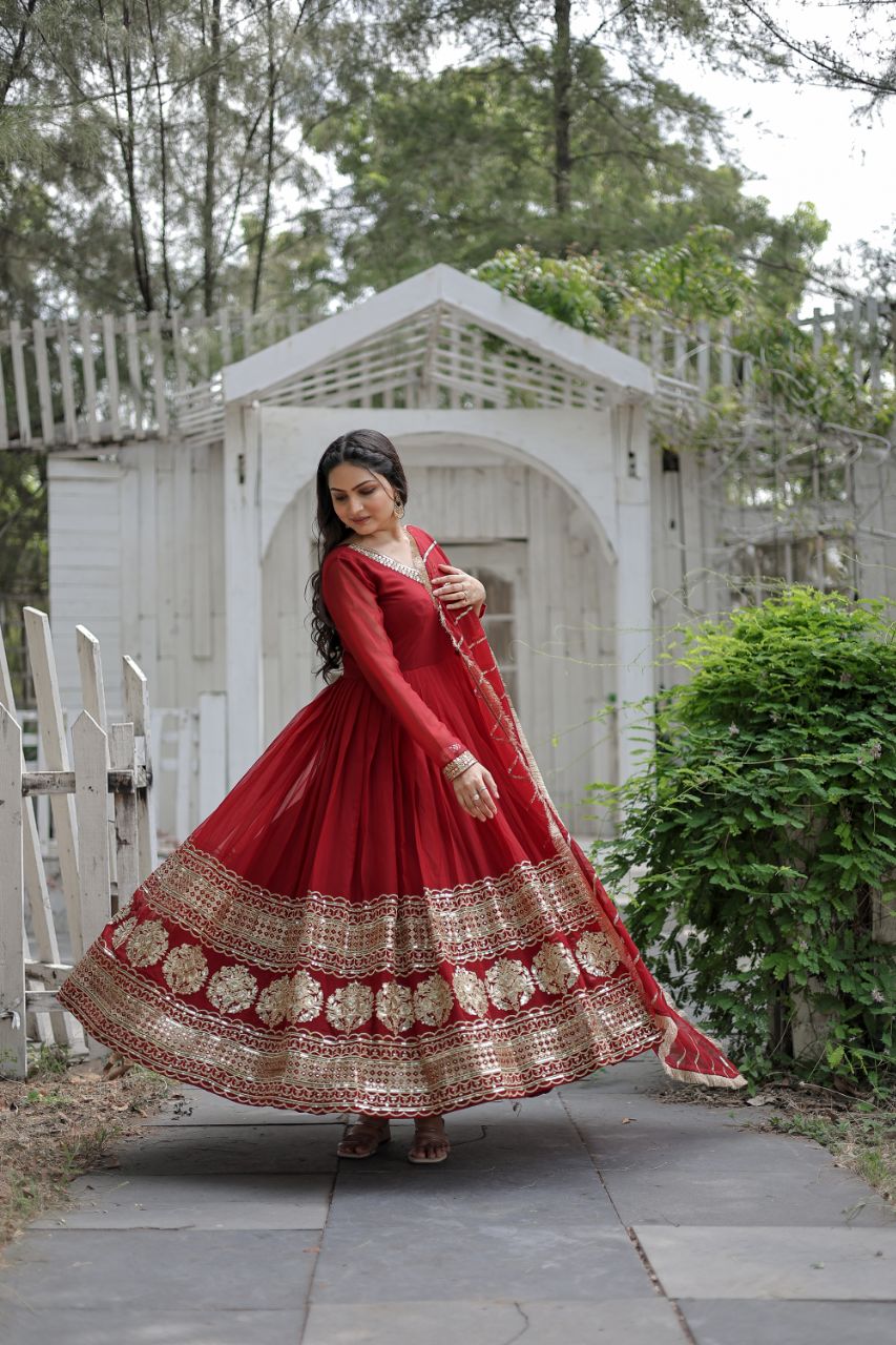 photo_6082232028750788711_y Regal Sindoor Red Anarkali Heritage Set - Image 1