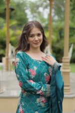 Royal Resham Parampara Kurti Set - Image 10