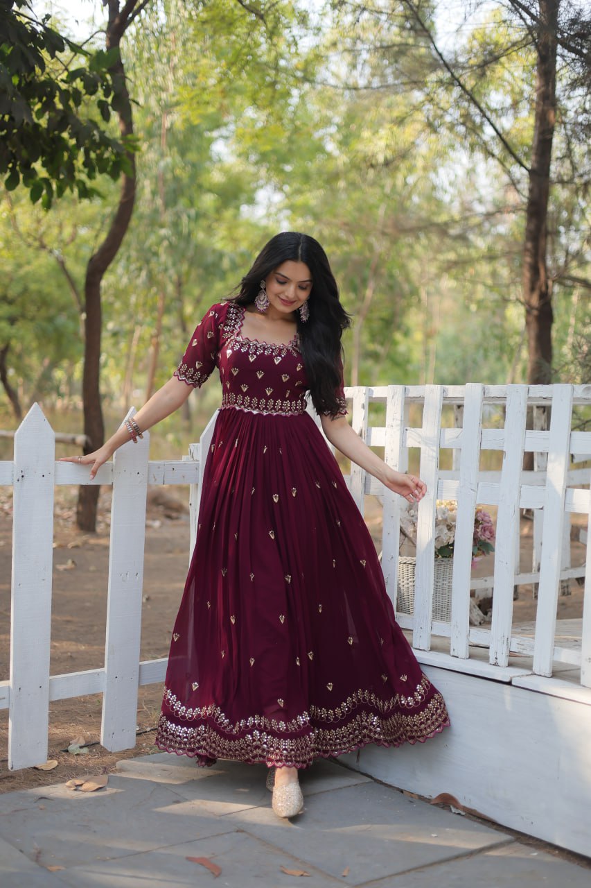 photo_6104697735660813813_y Regal Zari Parampara Silk Gown - Image 1