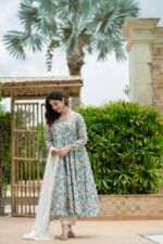 Opulent Maharani Resham Anarkali Set - Image 2