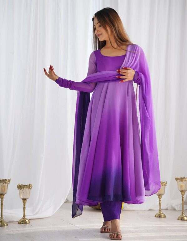 Regal Resham Anarkali Riwaaz Set