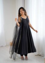 Midnight Black Maharani Anarkali Set - Image 3