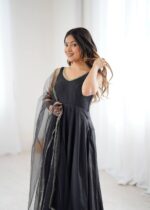 Midnight Black Maharani Anarkali Set - Image 9