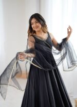 Midnight Black Maharani Anarkali Set - Image 5