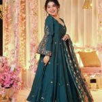 Graceful Muslin Set with Modern Flair