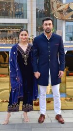 Alia's Royal Blue Velvet Suit Set - Image 5