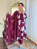 Elegant Chanderi Silk Kurta Suit Set - Image 4