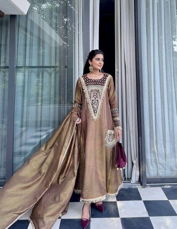 6da3c3a8-3d4c-4a5f-856a-9b341cdd39b1.jpeg Amara Kali Suit Set - Image 1