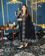 Noor Black Suit Set - Image 2