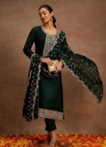 Zehra Emerald Green Embroidered Suit Set - Image 2