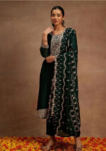 Zehra Emerald Green Embroidered Suit Set - Image 3