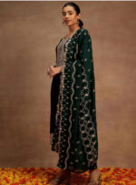 Zehra Emerald Green Embroidered Suit Set - Image 4