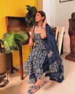 Tranquil Threads Blue Kurti Trouser Set - Image 8