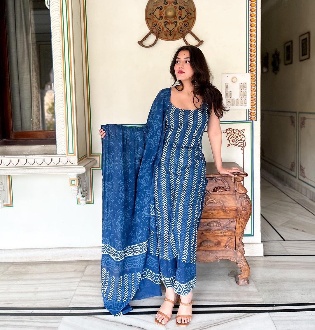 IMG_7355.jpeg Tranquil Threads Blue Kurti Trouser Set - Image 1