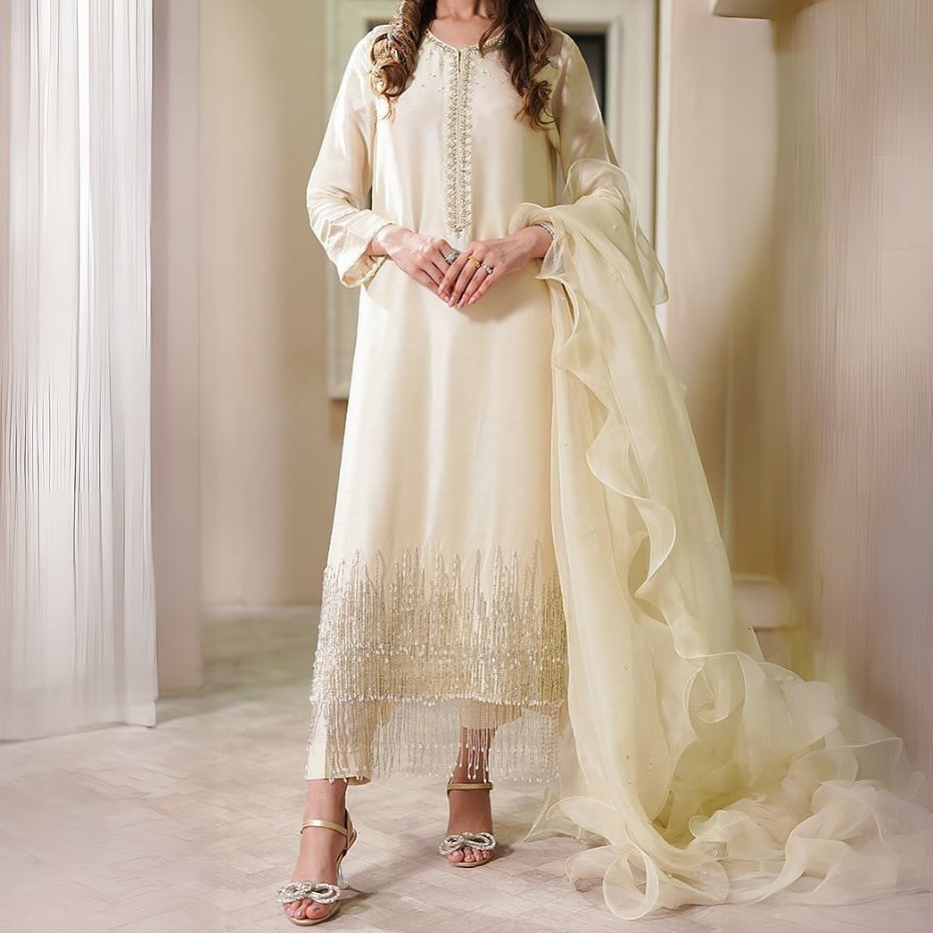 IMG_8117.jpeg Regal Silk Elegance Ensemble - Image 1