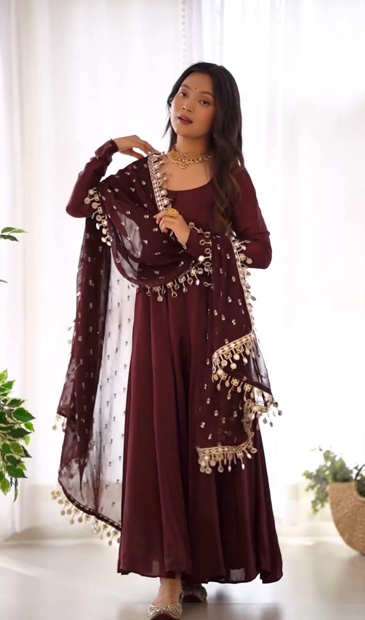 ad062a68-3982-4284-9931-945953565b4d.jpeg Ravishing Ruby Anarkali - Image 1