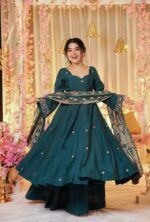 Graceful Muslin Set with Modern Flair - Image 2