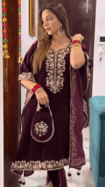 Saanjh Velvet Kaftan with Dhoti and Potli - Image 3