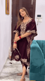 Saanjh Velvet Kaftan with Dhoti and Potli - Image 4
