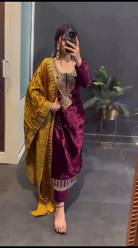 vlcsnap-2024-12-18-23h24m16s076.png Premium Maroon Velvet Vogue Suit - Image 1