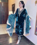Winter Velvet Embroided Kurti Pant Dupatta Set - Image 3