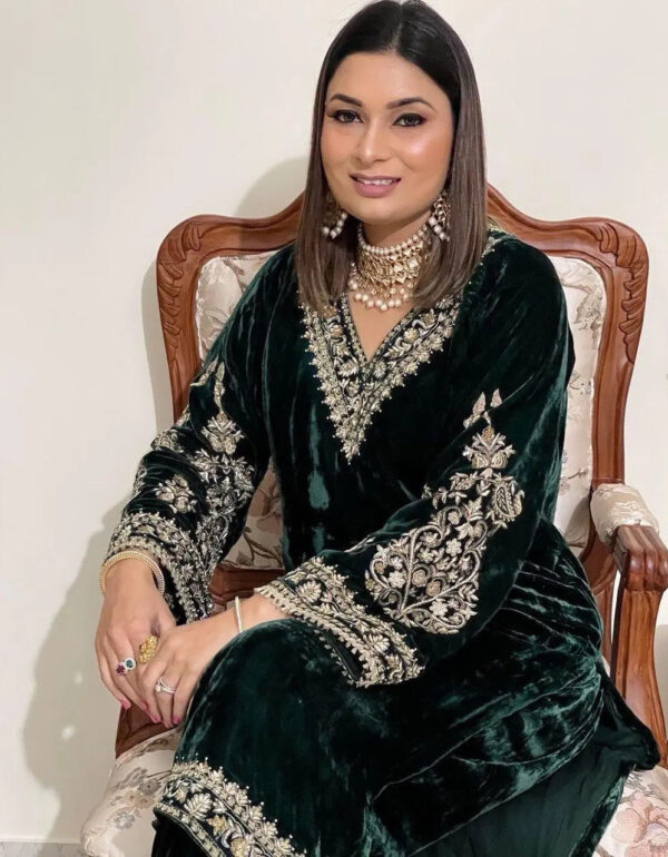 Zari Embroidery work Pakistani Velvet Kurti Pant Dupatta Set(Stitched)