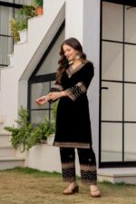 Noir Zari Royale Velvet Kurta Set - Image 2