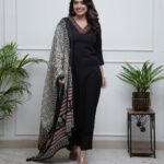 Minimal Glam Black Kurti Set
